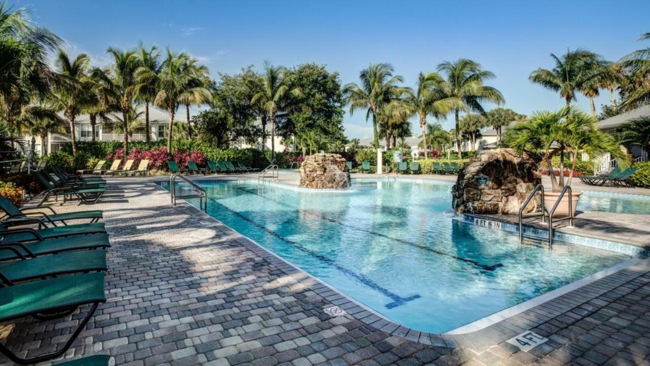 Vacation In Paradise Lely Resort Екстериор снимка