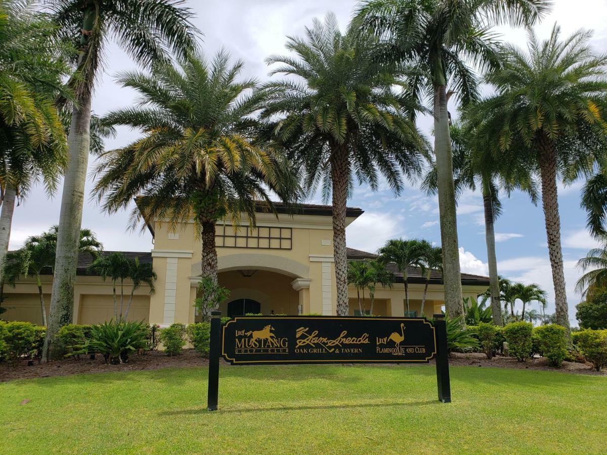 Vacation In Paradise Lely Resort Екстериор снимка