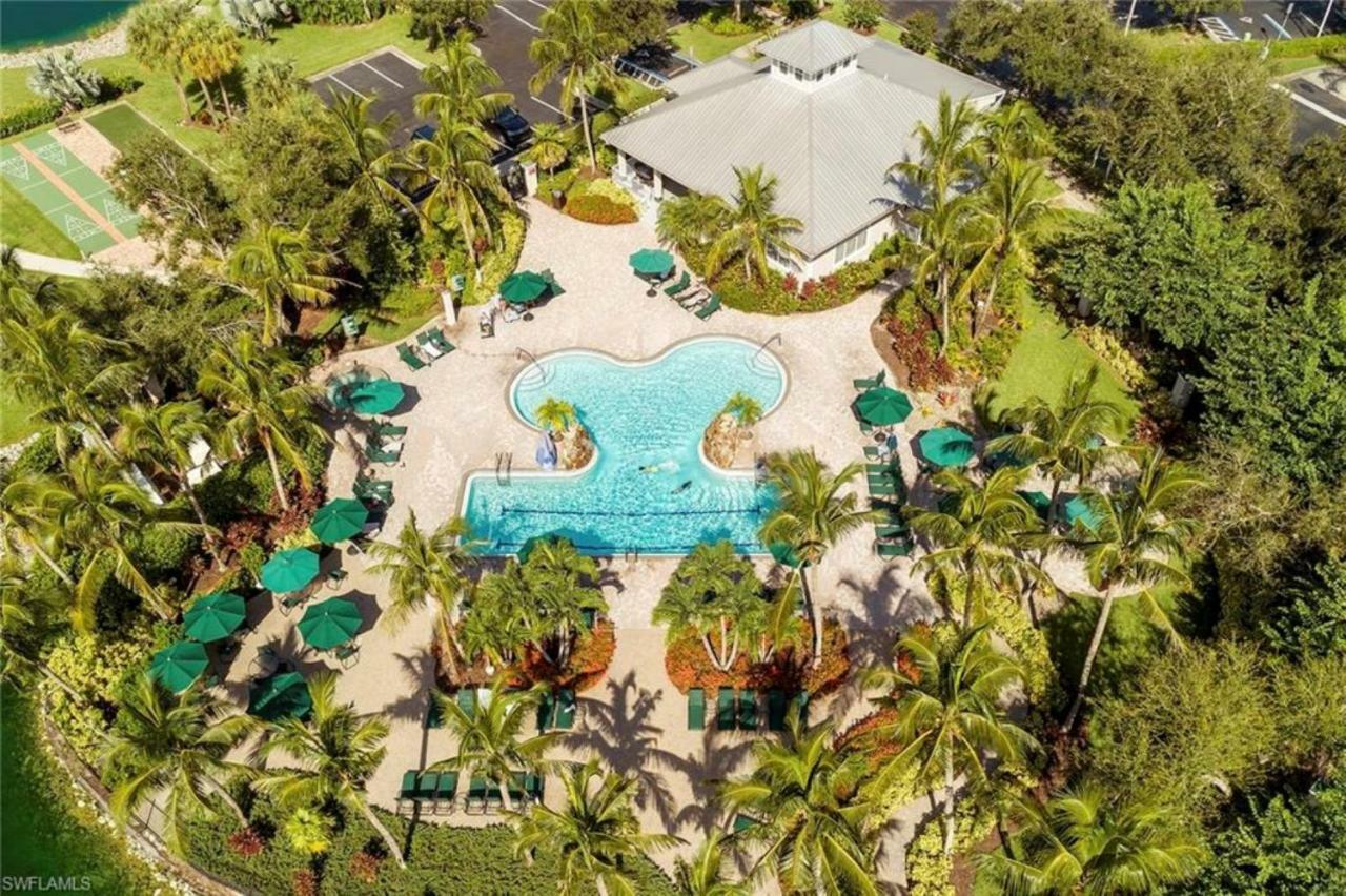 Vacation In Paradise Lely Resort Екстериор снимка
